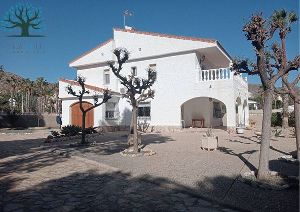 Foto 1 de Chalet en venta en Perín de 4 habitaciones con terraza y garaje