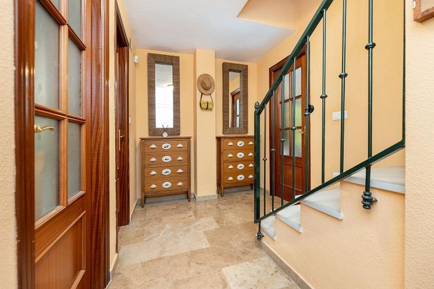 Foto 1 de Casa adossada en venda a Cerrillo de Maracena - Periodistas de 3 habitacions amb garatge i balcó