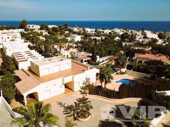 Foto 1 de Casa en venda a Las Ventanicas - La Paratá de 4 habitacions amb terrassa i piscina