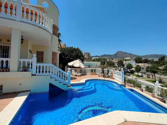 Foto 1 de Xalet en venda a Torrequebrada de 4 habitacions amb terrassa i piscina