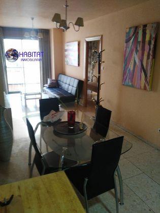 Foto 2 de Piso en alquiler en Pajaritos - Plaza de Toros de 1 habitación con muebles y balcón