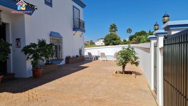Foto 1 de Venta de chalet en San Enrique-Guadiaro-Pueblo Nuevo de 4 habitaciones con terraza y piscina