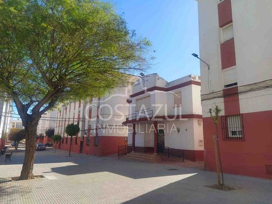 Foto 2 de Pis en venda a avenida De Fuente Amarga de 3 habitacions i 80 m²