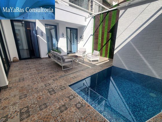 Foto 1 de Piso en venta en calle De la Visitació de 3 habitaciones con terraza y piscina
