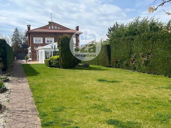 Foto 1 de Casa adossada en venda a Cardeñajimeno de 4 habitacions amb terrassa i garatge