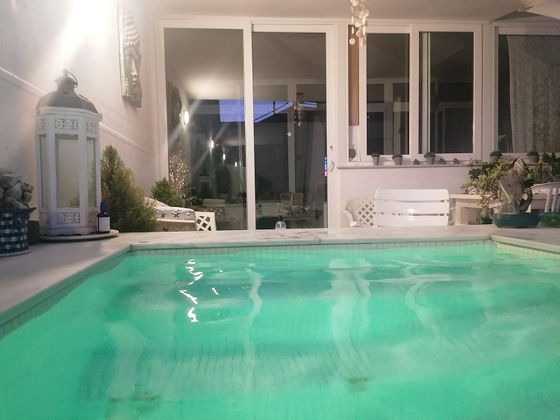 Foto 2 de Casa en venta en Núcleo Urbano de 5 habitaciones con terraza y piscina