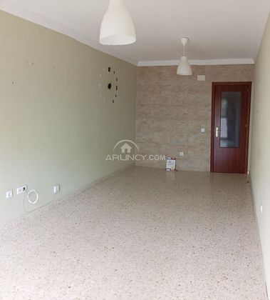 Foto 2 de Piso en venta en Camposoto - Gallineras de 3 habitaciones con garaje y ascensor