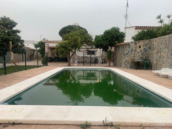 Foto 1 de Chalet en venta en Pinar de los Franceses - Marquesado de 3 habitaciones con piscina y garaje