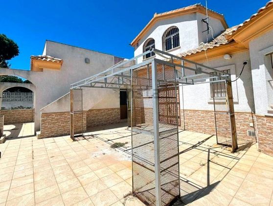 Foto 1 de Chalet en venta en calle San Bartolomé de Las Casas de 4 habitaciones con terraza y piscina