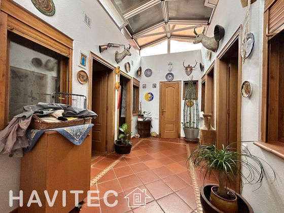 Foto 2 de Xalet en venda a Castellnou - Can Mir - Sant Muç de 6 habitacions amb terrassa i piscina