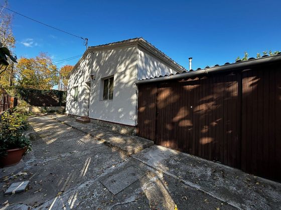 Foto 2 de Chalet en venta en Mira-sol de 3 habitaciones con terraza y garaje