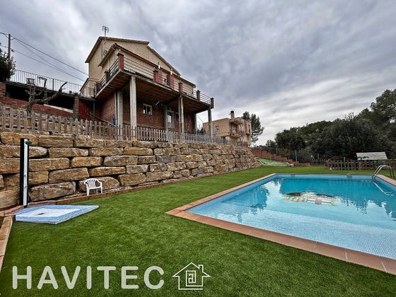 Foto 1 de Venta de chalet en Castellnou - Can Mir - Sant Muç de 7 habitaciones con terraza y piscina