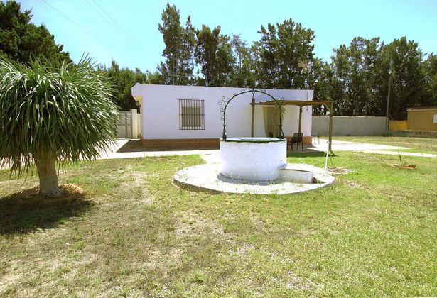 Foto 1 de Casa rural en venda a Las Lagunas - Campano de 2 habitacions amb terrassa i jardí