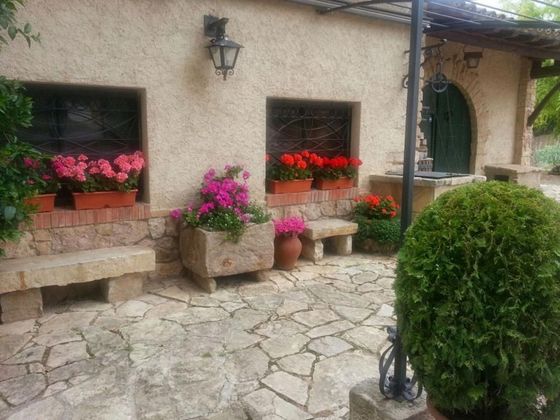 Foto 2 de Venta de chalet en Sant Martí de Tous de 5 habitaciones con terraza y jardín