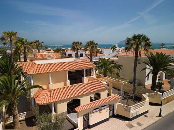 Foto 2 de Xalet en venda a Corralejo de 5 habitacions amb terrassa i piscina