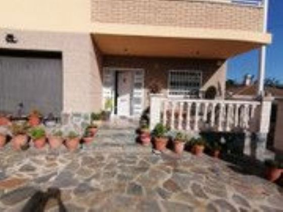 Foto 1 de Xalet en venda a Costa Cunit - Els Jardins - Els  Rosers de 4 habitacions amb terrassa i garatge