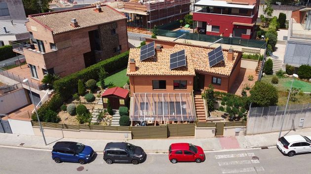 Foto 2 de Xalet en venda a Llinars del Valles de 5 habitacions amb terrassa i piscina