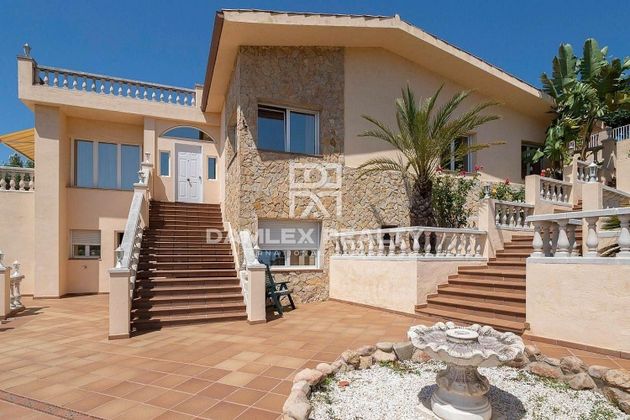 Foto 1 de Xalet en venda a Roca Grossa - Serra Brava de 7 habitacions amb terrassa i piscina