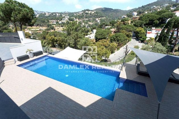 Foto 2 de Xalet en venda a Canyelles - Montgoda de 5 habitacions amb terrassa i piscina