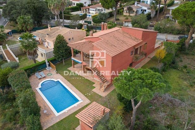 Foto 1 de Xalet en venda a Cabanyes-Mas Ambrós-Mas Pallí de 4 habitacions amb terrassa i piscina