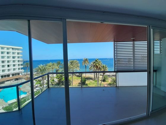 Foto 2 de Pis en venda a Ses Figueretes - Platja d'en Bossa - Cas Serres de 2 habitacions amb terrassa i piscina