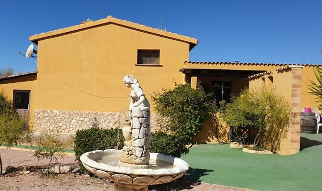 Foto 2 de Chalet en venta en Jumilla de 4 habitaciones con terraza y piscina
