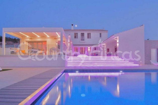 Foto 2 de Xalet en venda a Pinós de 5 habitacions amb terrassa i piscina