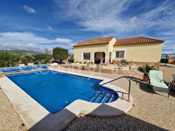 Foto 1 de Xalet en venda a Pinós de 3 habitacions amb terrassa i piscina