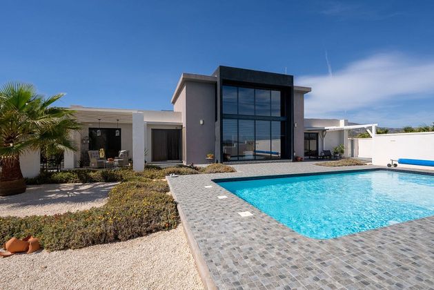 Foto 2 de Xalet en venda a Pinós de 3 habitacions amb terrassa i piscina