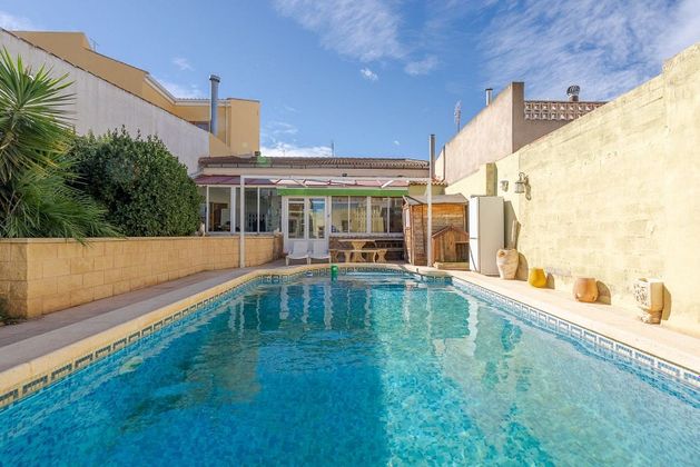 Foto 2 de Venta de casa adosada en Pinós de 3 habitaciones con terraza y piscina