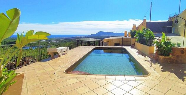 Foto 2 de Venta de chalet en Callosa d´En Sarrià de 3 habitaciones con terraza y piscina