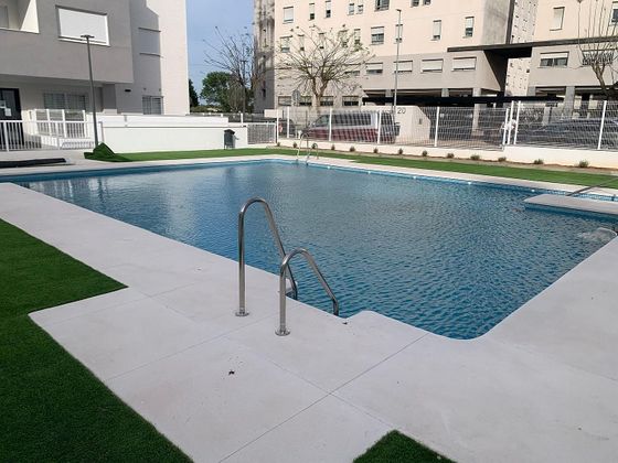Foto 1 de Venta de piso en Puerto Real de 2 habitaciones con terraza y piscina