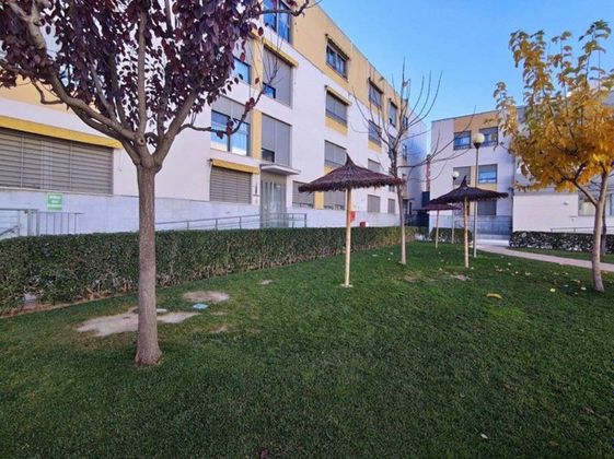 Foto 1 de Pis en venda a calle Villa de Oña de 4 habitacions amb terrassa i piscina