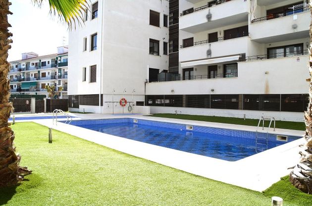 Foto 1 de Venta de piso en Bonavista de 3 habitaciones con terraza y piscina