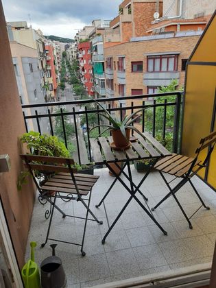 Foto 1 de Pis en venda a El Camp de l'Arpa del Clot de 3 habitacions amb balcó i aire acondicionat