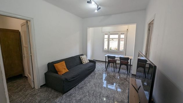 Foto 1 de Alquiler de piso en La Sagrada Família de 3 habitaciones con muebles y calefacción