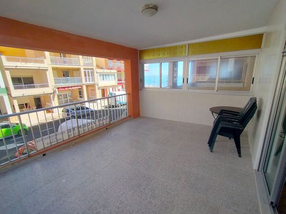 Foto 1 de Alquiler de piso en El Perelló - Les Palmeres - Mareny de Barraquetes de 3 habitaciones con terraza y muebles