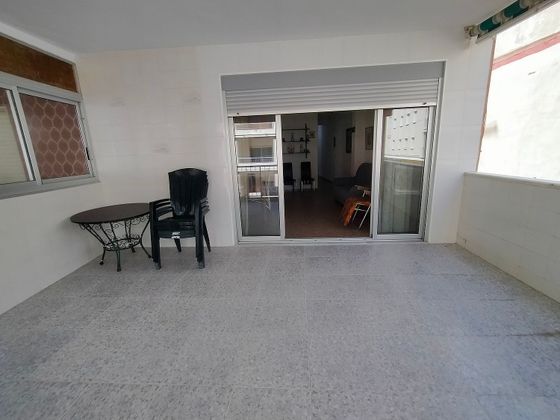 Foto 2 de Alquiler de piso en El Perelló - Les Palmeres - Mareny de Barraquetes de 3 habitaciones con terraza y muebles