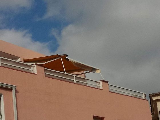 Foto 2 de Venta de ático en calle Rovira i Virgili de 2 habitaciones con terraza y garaje