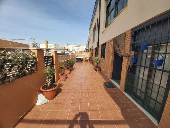 Foto 1 de Venta de piso en Rioja de 3 habitaciones con terraza y piscina