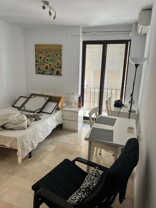 Foto 1 de Estudio en alquiler en Centro - Sagrario con muebles y calefacción