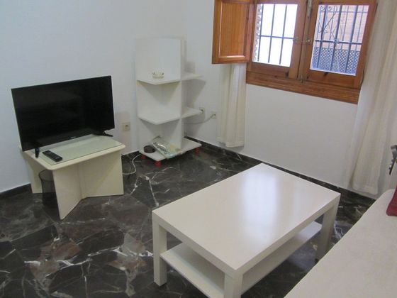 Foto 1 de Alquiler de piso en Albaicín de 1 habitación con terraza y muebles