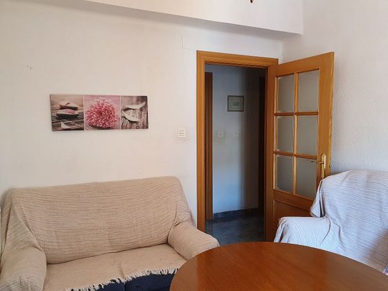 Foto 1 de Pis en lloguer a Camino de Ronda - Rosaleda de 4 habitacions amb mobles i balcó