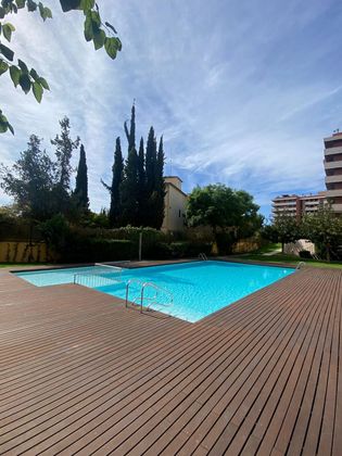 Foto 1 de Piso en venta en calle Viladellops de 4 habitaciones con terraza y piscina