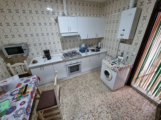 Foto 2 de Casa adossada en venda a Moguer de 6 habitacions amb terrassa i garatge