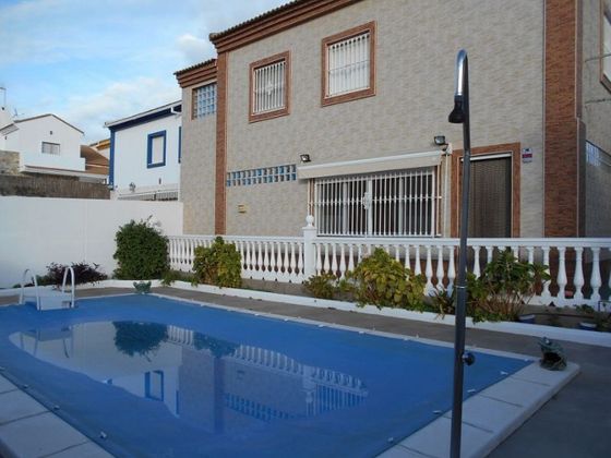 Foto 1 de Casa en venta en Palos de la Frontera de 4 habitaciones con piscina
