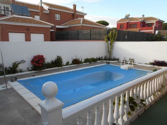 Foto 2 de Casa en venta en Palos de la Frontera de 4 habitaciones con piscina
