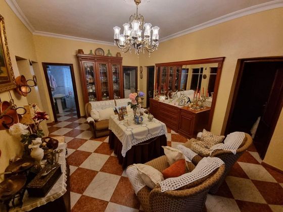 Foto 2 de Venta de casa adosada en Moguer de 4 habitaciones con jardín y aire acondicionado