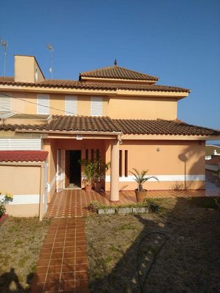 Foto 1 de Casa en venda a Moguer de 4 habitacions amb terrassa i jardí