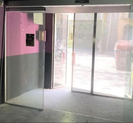 Foto 2 de Local en venda a calle De la Diputació amb aire acondicionat i calefacció